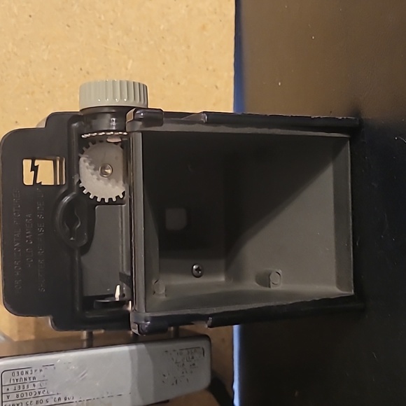 Vintage Kodak Brownie Bullseye Camera With Flash Attachment - Picture 9 of 10